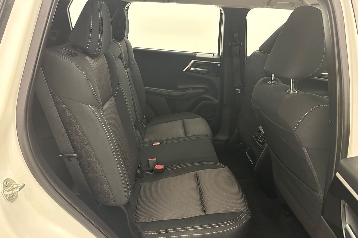 2022 Mitsubishi Outlander ES ZM