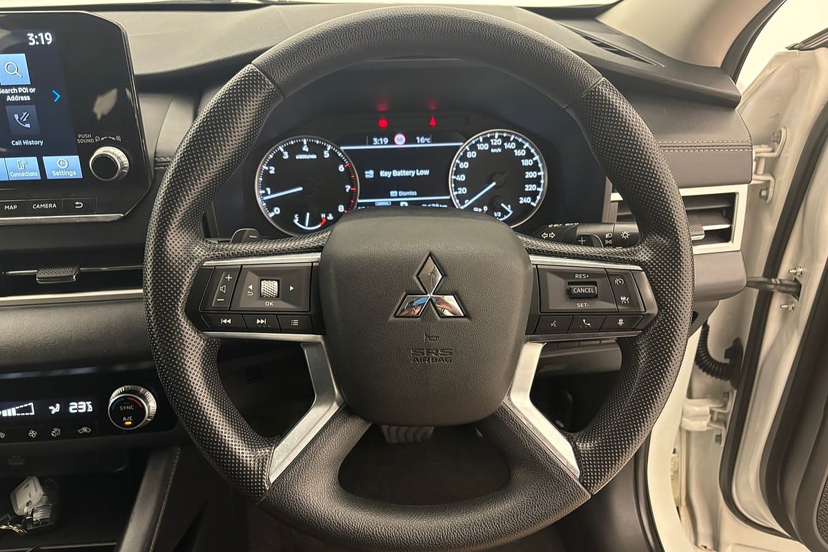 2022 Mitsubishi Outlander ES ZM