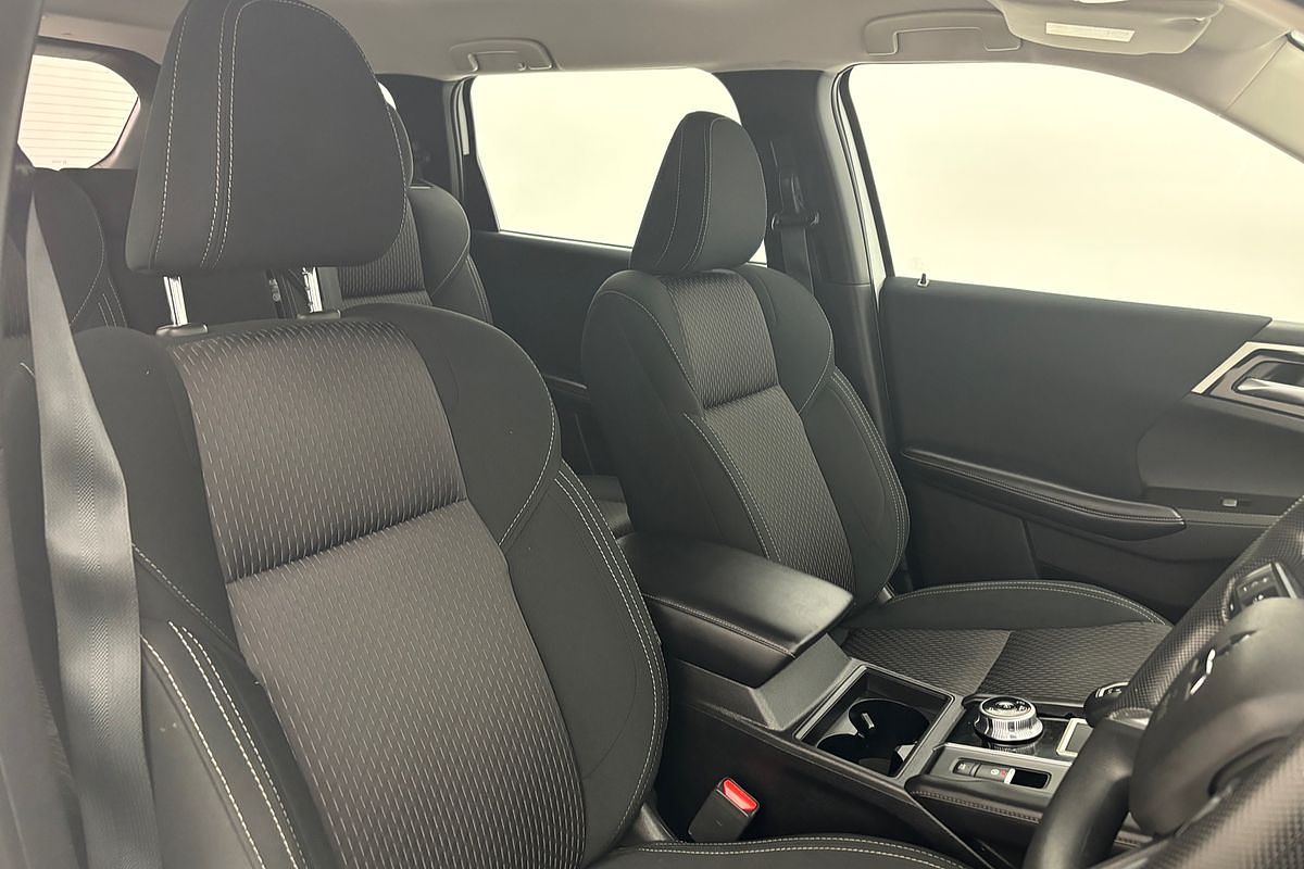 2022 Mitsubishi Outlander ES ZM