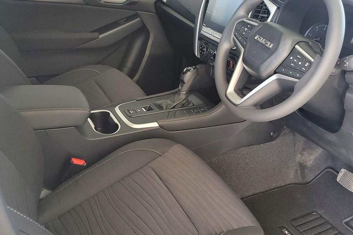 2024 Isuzu MU-X LS-M