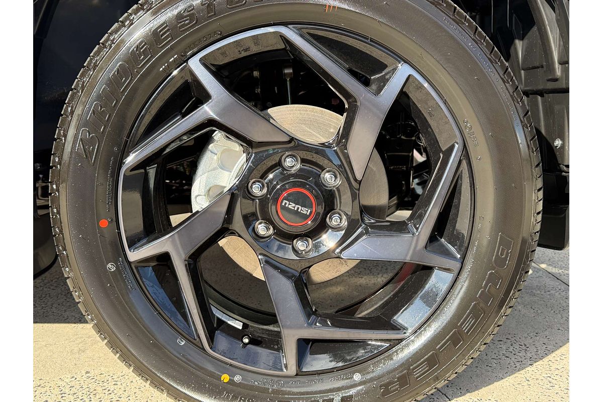 2025 Isuzu MU-X X-TERRAIN