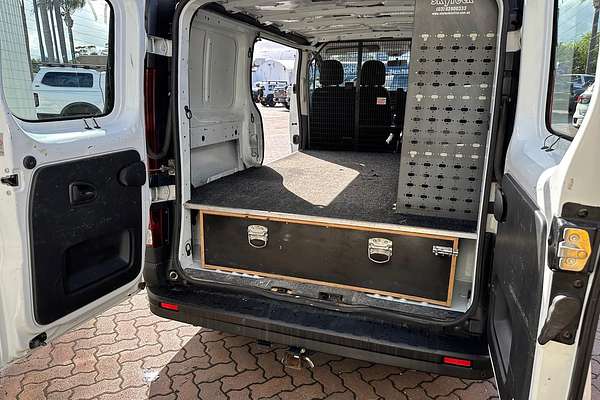 2021 Mitsubishi Express GLX SN SWB