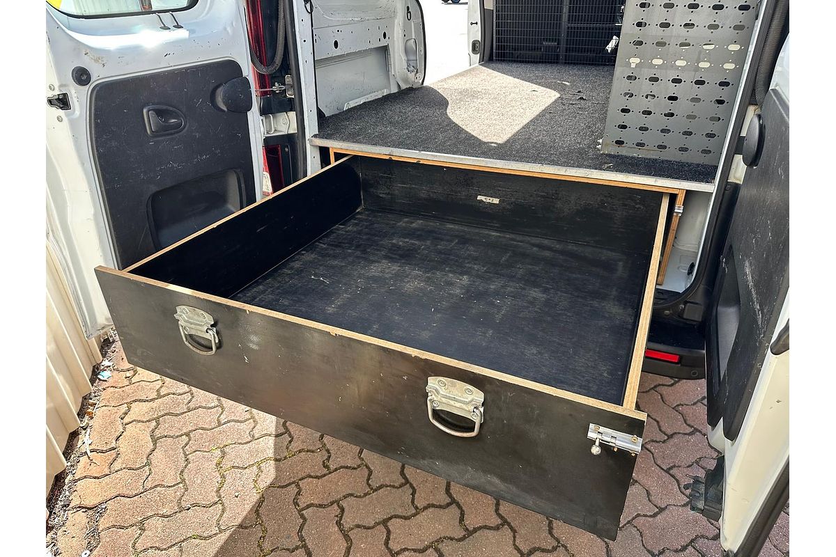 2021 Mitsubishi Express GLX SN SWB