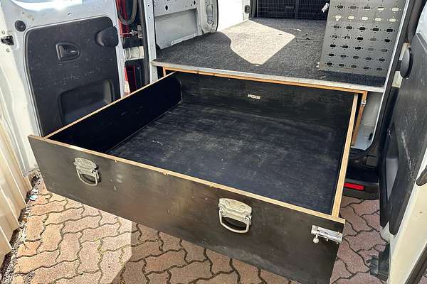 2021 Mitsubishi Express GLX SN SWB