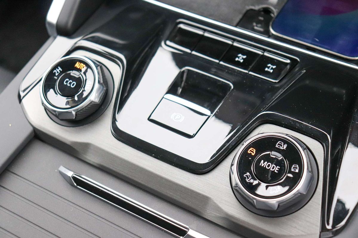 2025 LDV D90 Executive SV9A