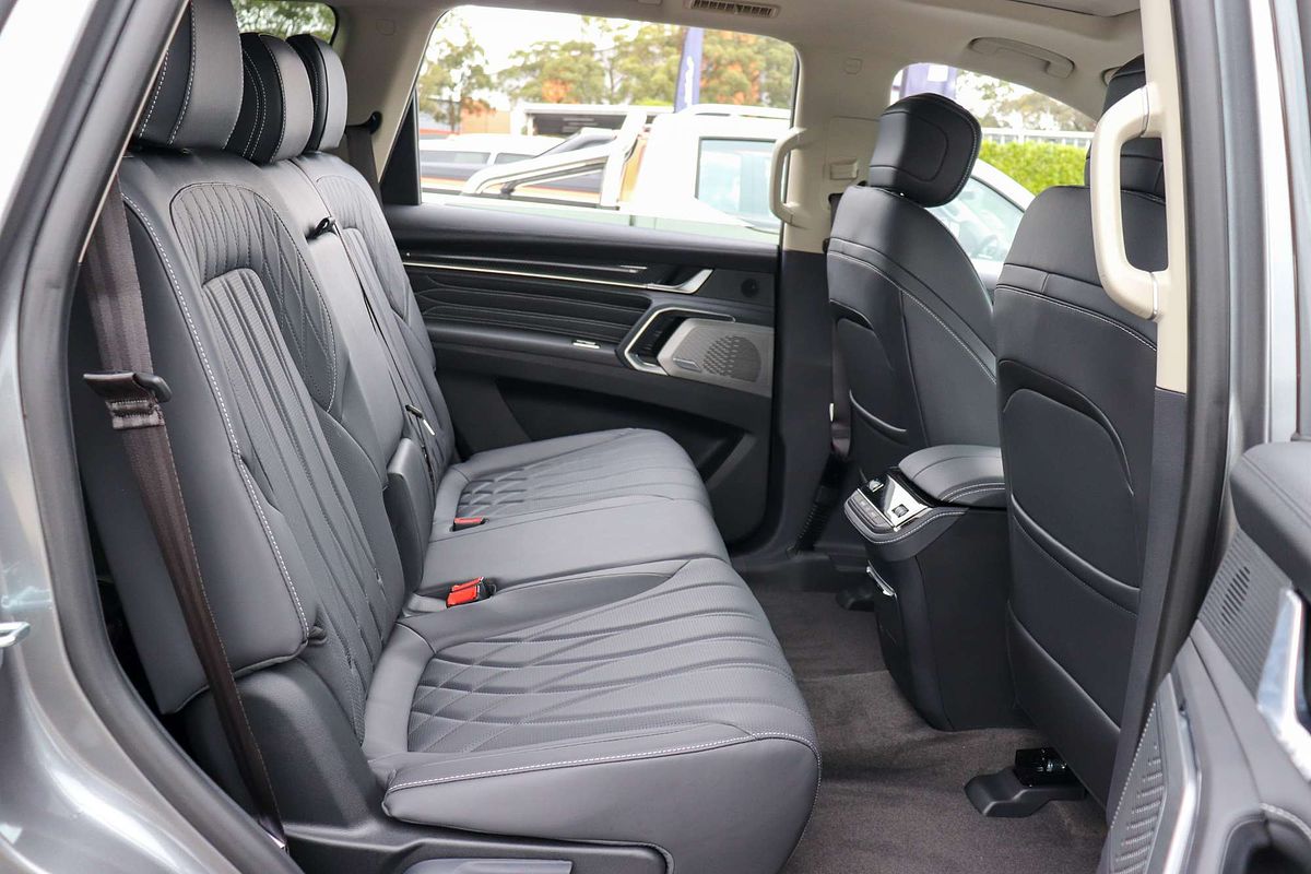 2025 LDV D90 Executive SV9A