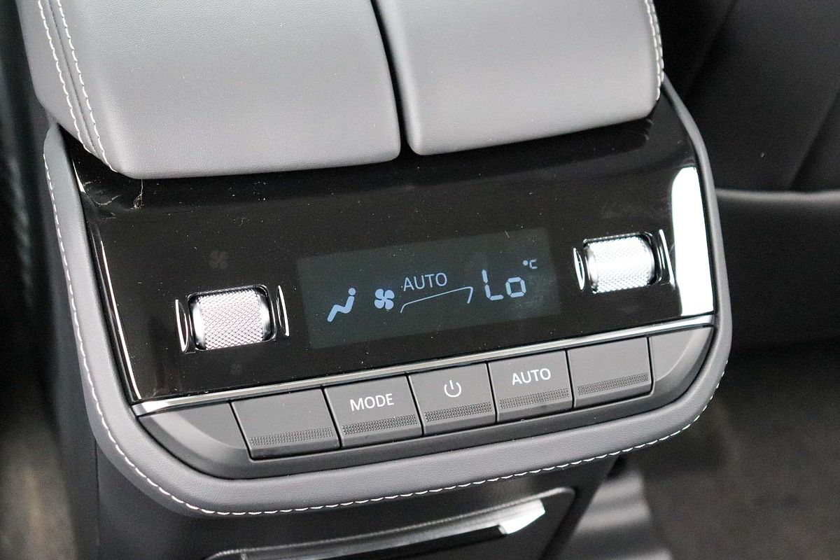 2025 LDV D90 Executive SV9A