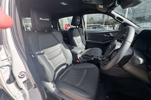 2025 Isuzu D-MAX BLADE 4X4