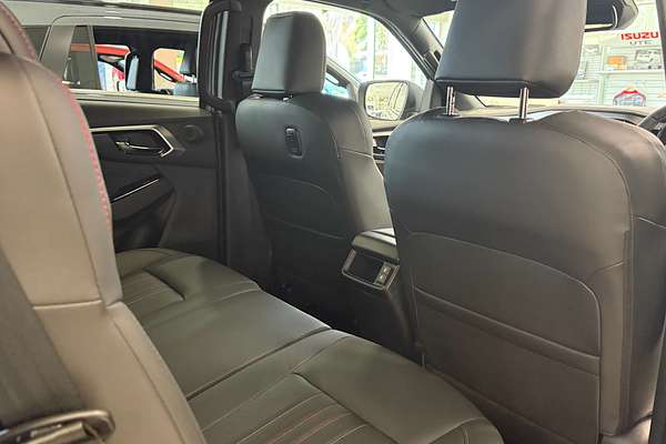 2025 Isuzu MU-X X-TERRAIN