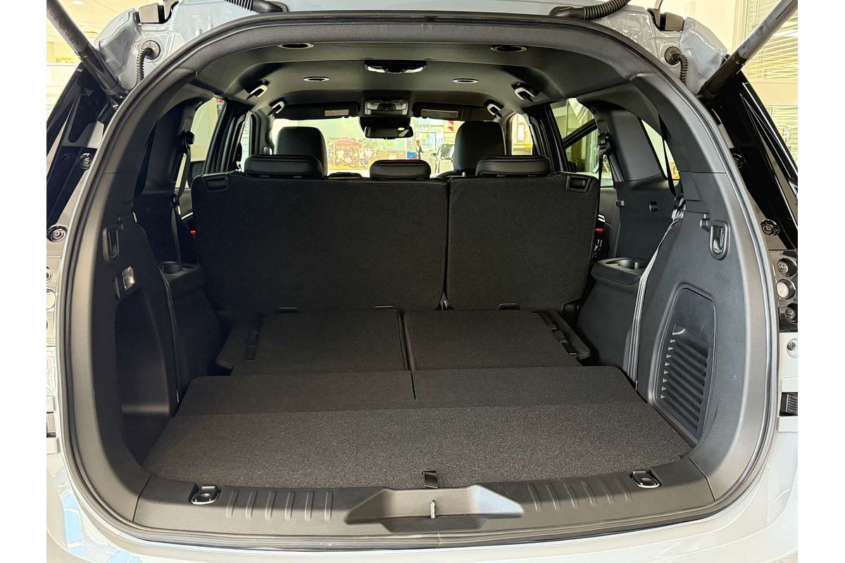 2025 Isuzu MU-X X-TERRAIN