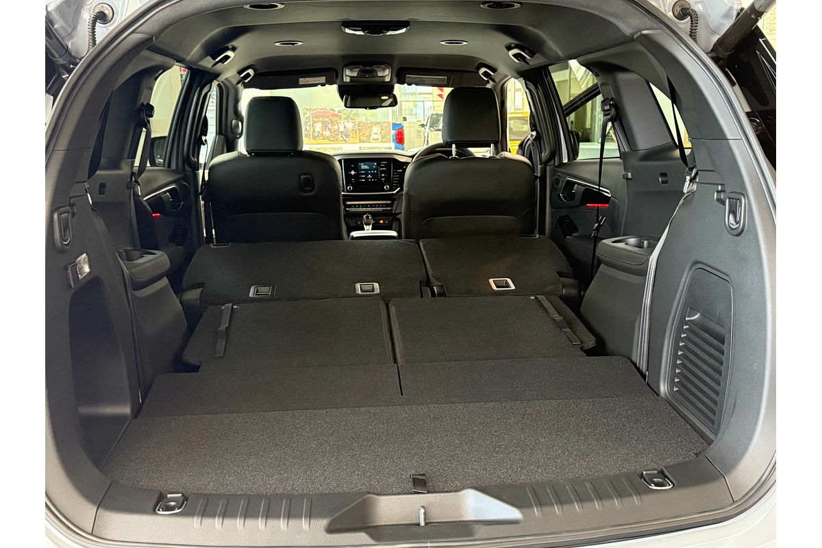 2025 Isuzu MU-X X-TERRAIN