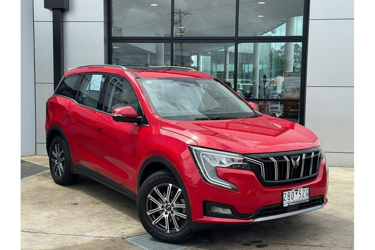 2024 Mahindra XUV700 AX7L