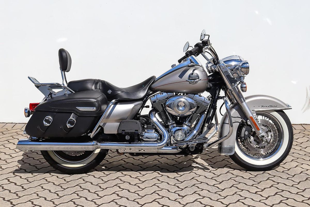 2009 Harley-Davidson Road King Classic 1584 (FLHRC) Touring