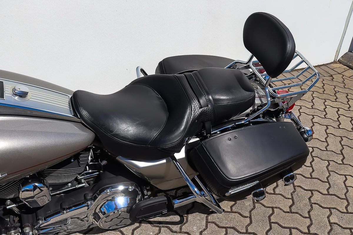 2009 Harley-Davidson Road King Classic 1584 (FLHRC) Touring