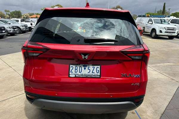 2024 Mahindra XUV700 AX7L