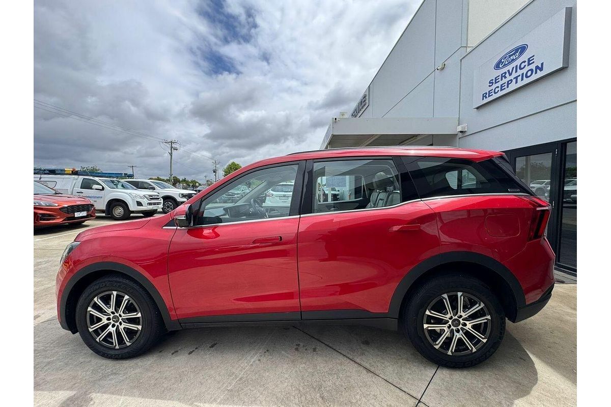 2024 Mahindra XUV700 AX7L