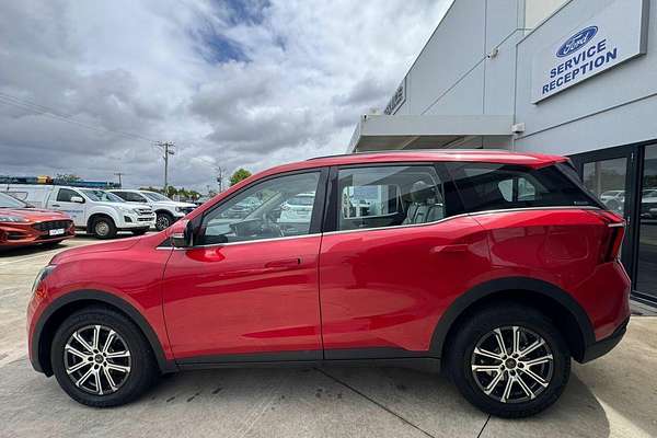 2024 Mahindra XUV700 AX7L
