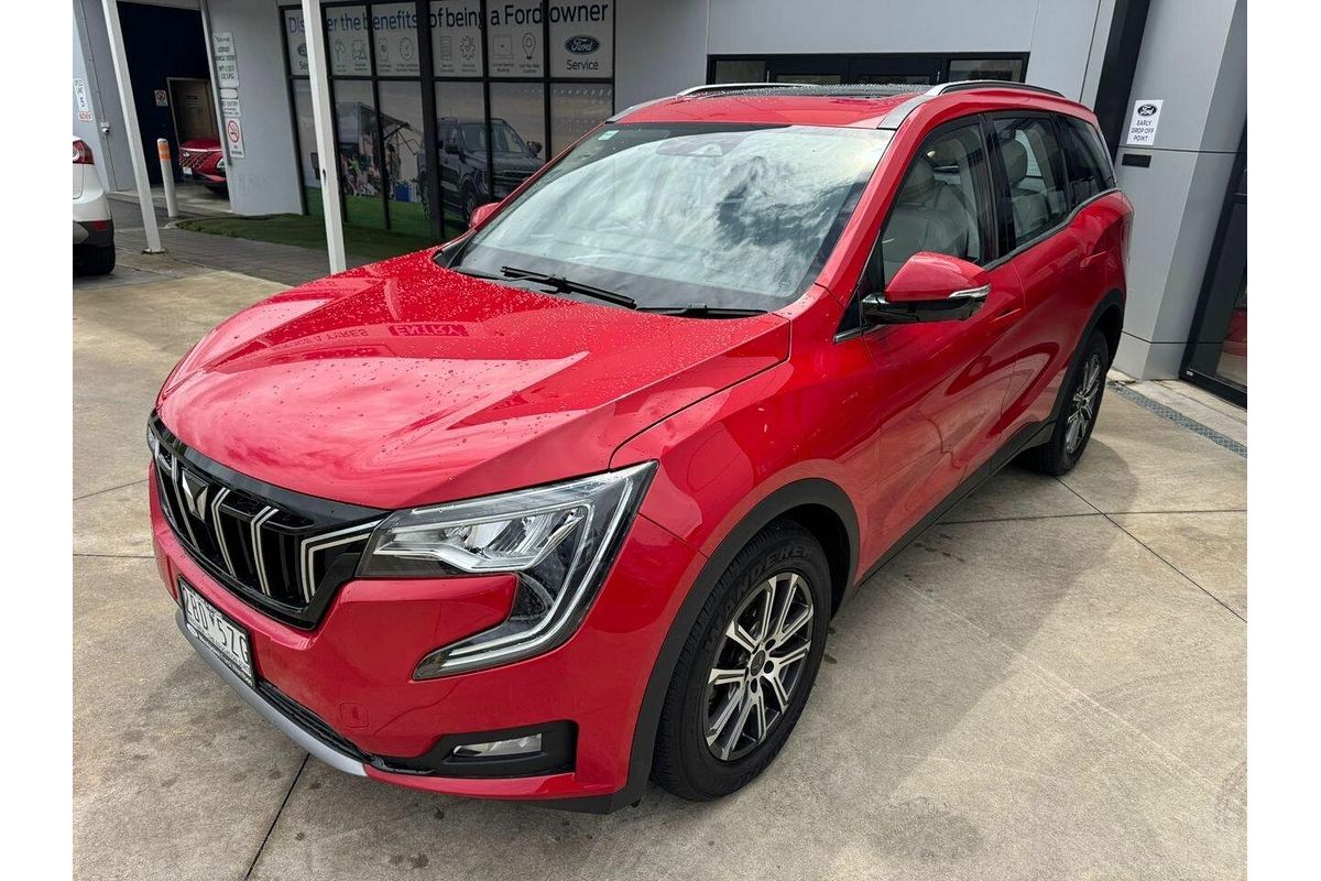 2024 Mahindra XUV700 AX7L