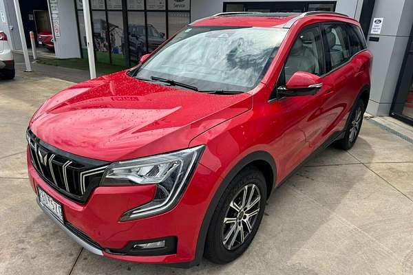 2024 Mahindra XUV700 AX7L