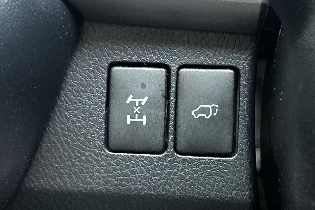 2018 Toyota RAV4 Cruiser ASA44R