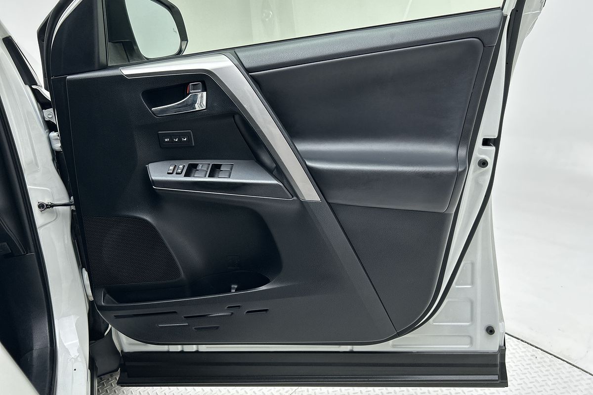 2018 Toyota RAV4 Cruiser ASA44R