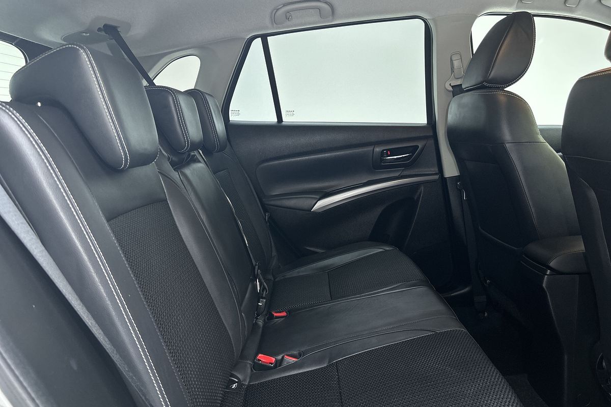 2023 Suzuki S-Cross GLX JYB