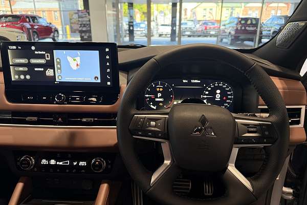 2025 Mitsubishi Outlander Exceed Tourer ZM