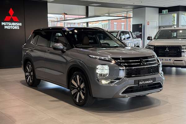2025 Mitsubishi Outlander Exceed Tourer ZM