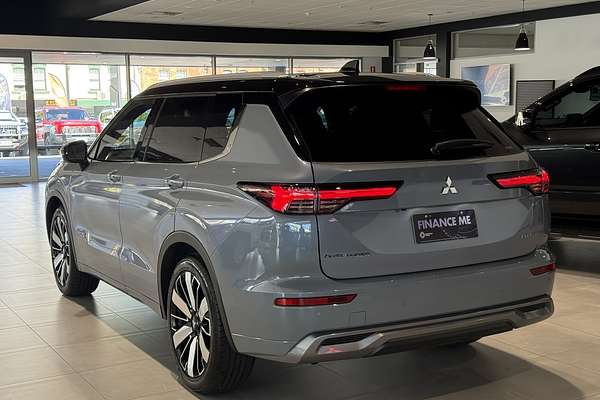 2025 Mitsubishi Outlander Exceed Tourer ZM
