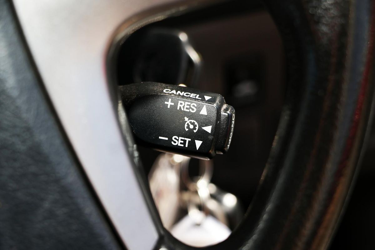 2015 Toyota Hilux SR GUN126R 4X4