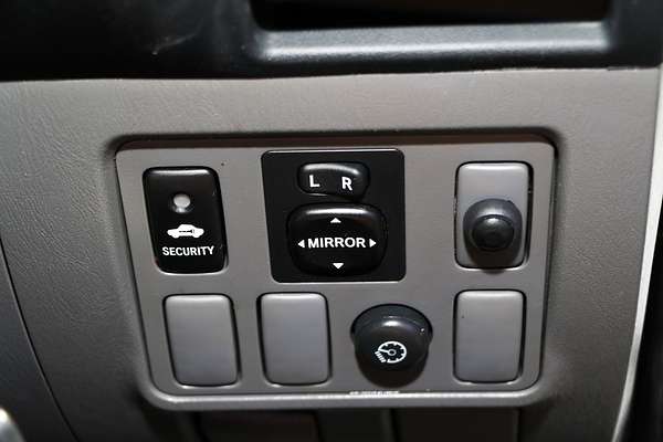 2015 Toyota Hilux SR GUN126R 4X4