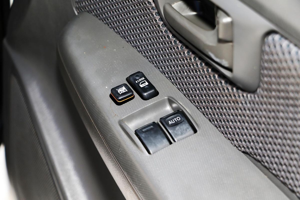 2015 Toyota Hilux SR GUN126R 4X4