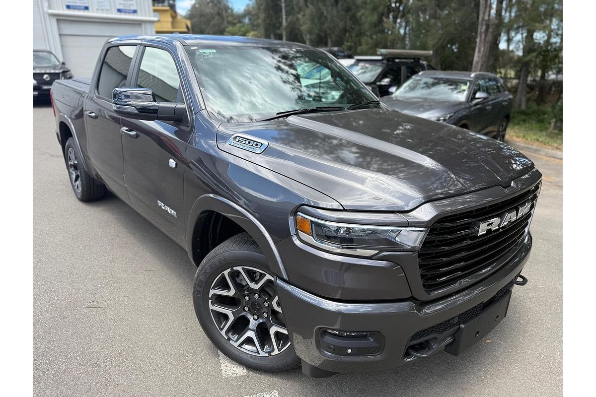 2025 RAM 1500 Laramie Sport Hurricane SO RamBox DT 4X4 SWB
