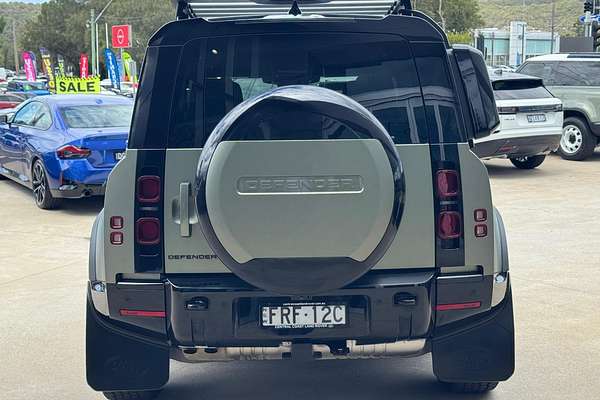 2025 Land Rover Defender 110 D350 X-Dynamic SE L663