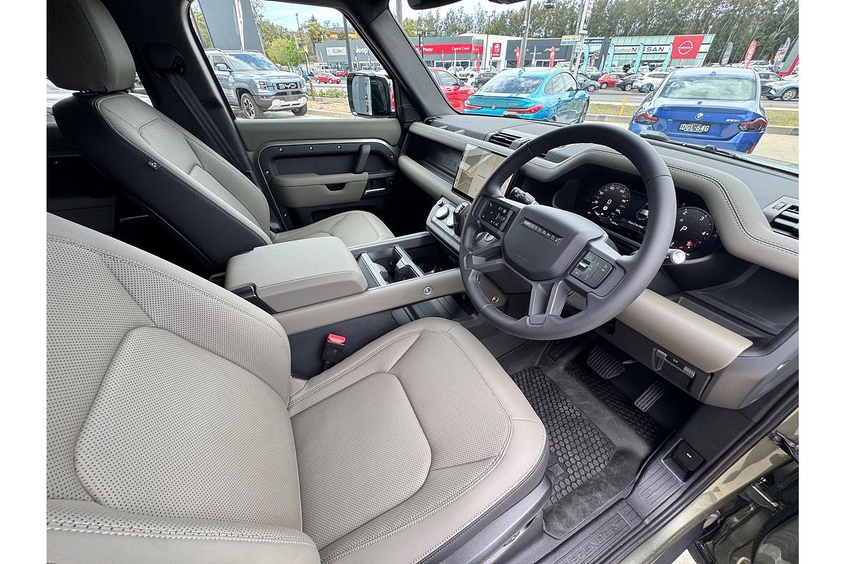 2025 Land Rover Defender 110 D350 X-Dynamic SE L663
