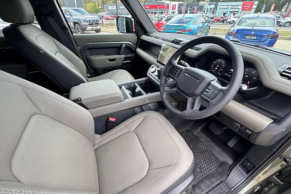 2025 Land Rover Defender 110 D350 X-Dynamic SE L663