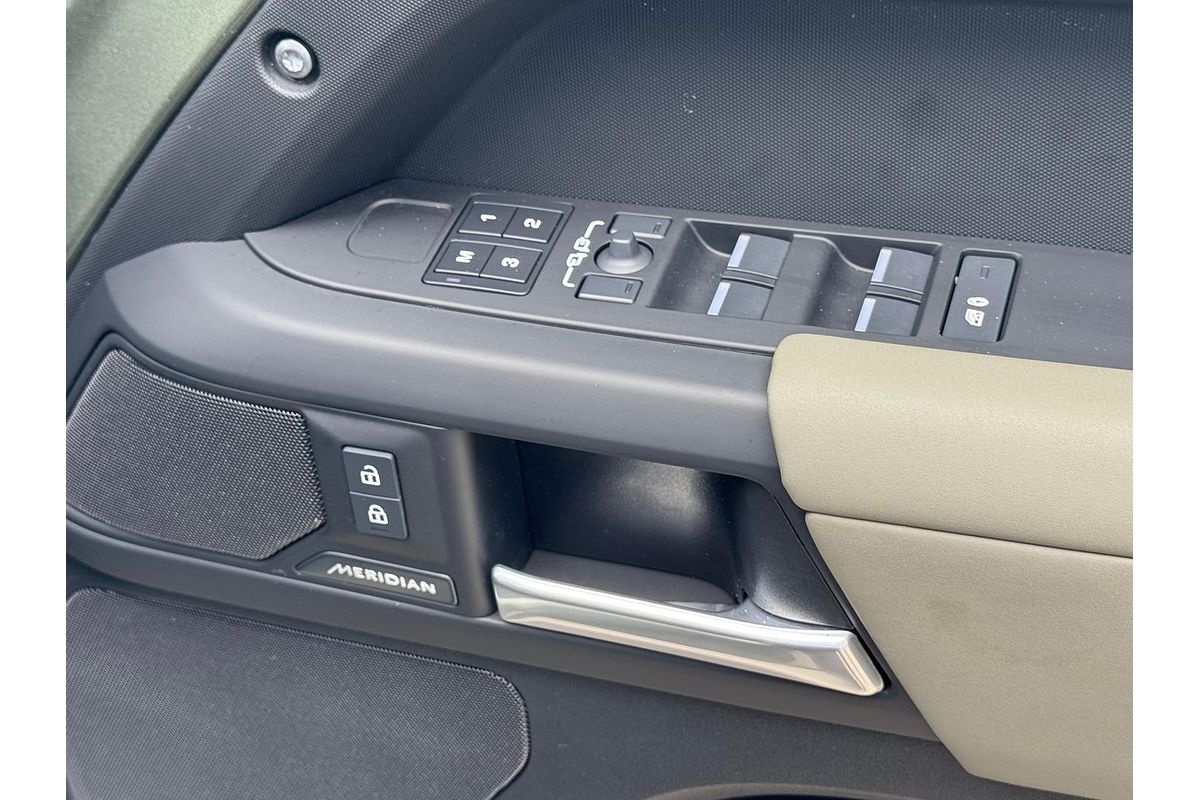 2025 Land Rover Defender 110 D350 X-Dynamic SE L663