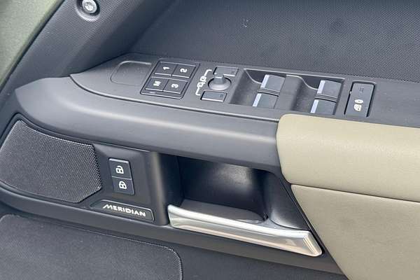 2025 Land Rover Defender 110 D350 X-Dynamic SE L663
