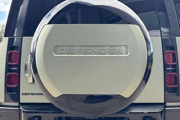 2025 Land Rover Defender 110 D350 X-Dynamic SE L663
