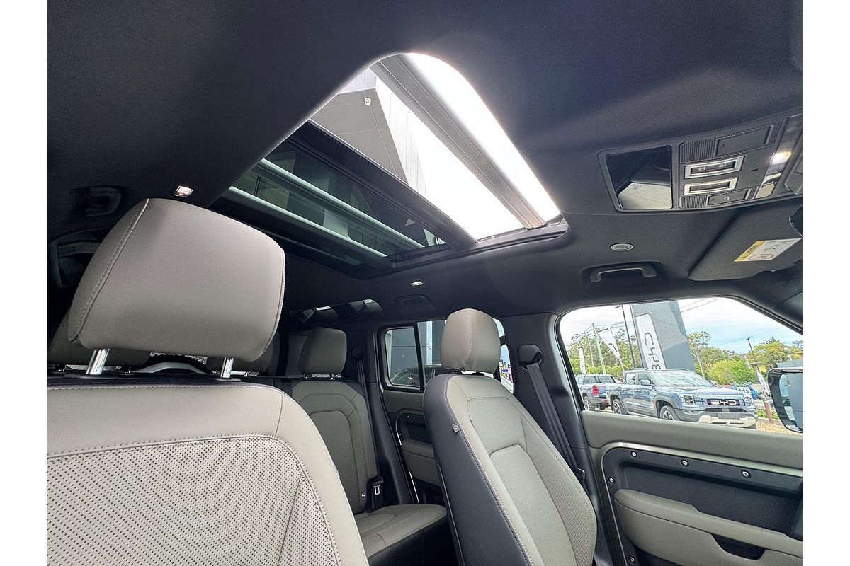 2025 Land Rover Defender 110 D350 X-Dynamic SE L663