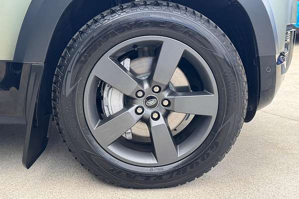 2025 Land Rover Defender 110 D350 X-Dynamic SE L663