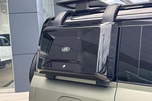 2025 Land Rover Defender 110 D350 X-Dynamic SE L663