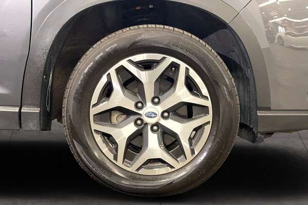 2023 Subaru Forester 2.5i 50 Years Edition S5