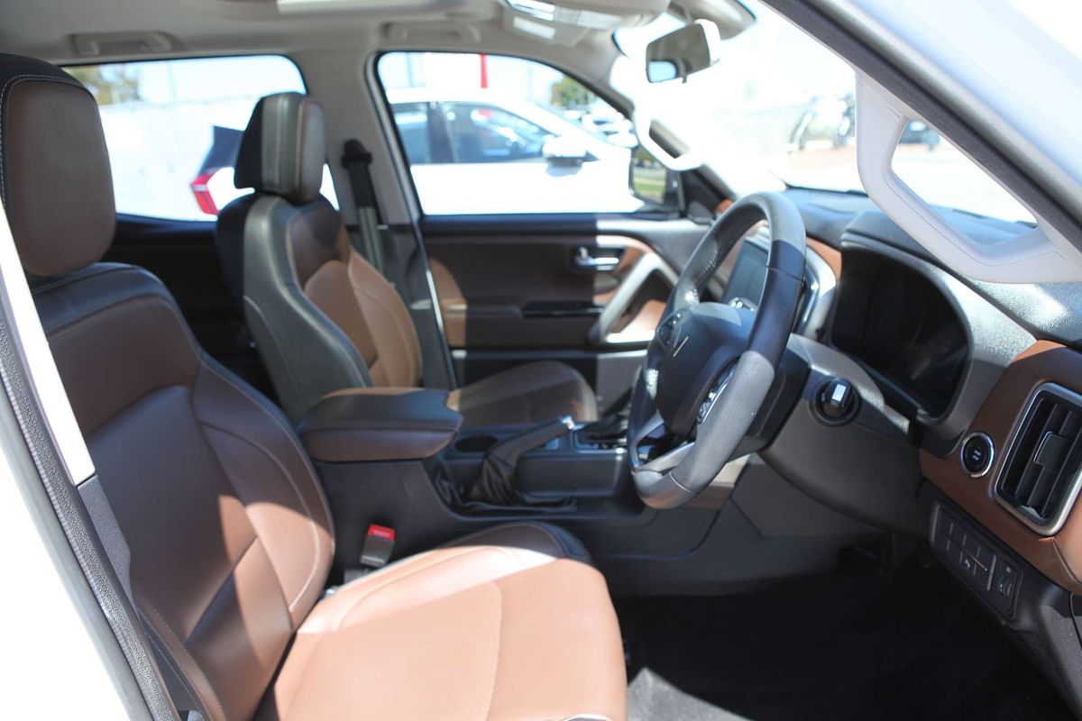 2023 Mahindra Scorpio Z8L