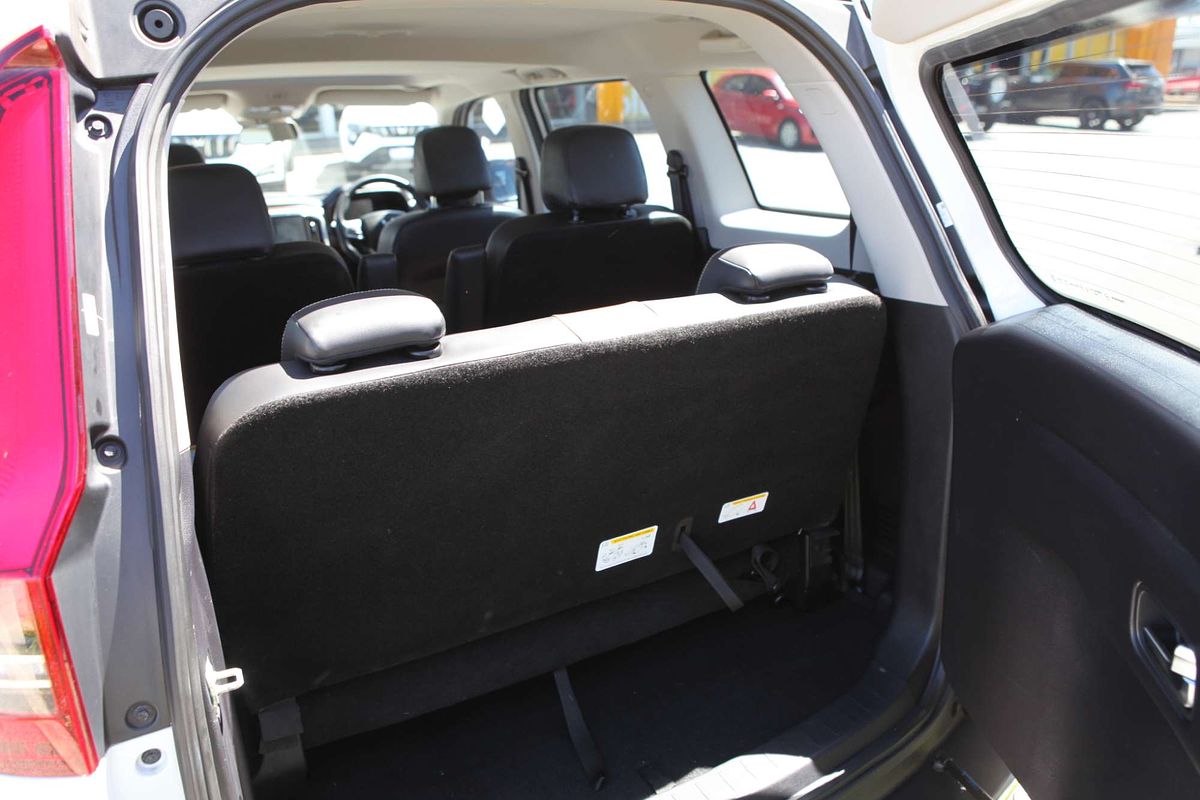 2023 Mahindra Scorpio Z8L