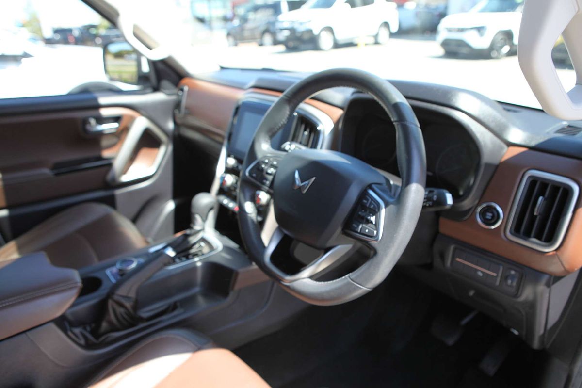 2023 Mahindra Scorpio Z8L