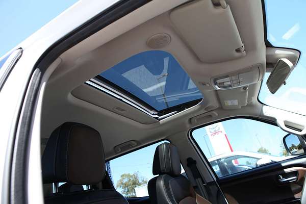 2023 Mahindra Scorpio Z8L