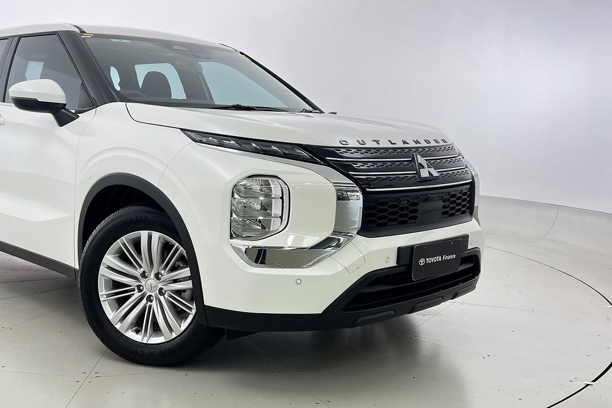 2024 Mitsubishi Outlander OUTLANDER ES 5 SEAT (AWD) ZM4M45