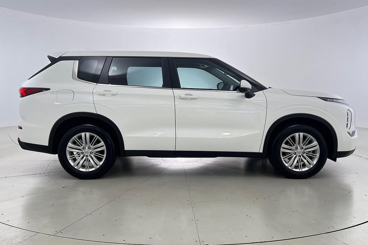 2024 Mitsubishi Outlander OUTLANDER ES 5 SEAT (AWD) ZM4M45