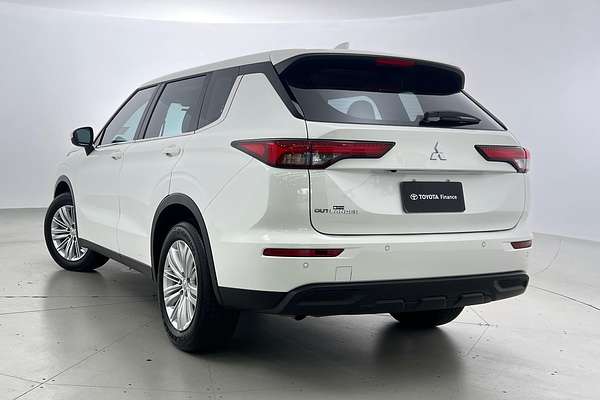 2024 Mitsubishi Outlander OUTLANDER ES 5 SEAT (AWD) ZM4M45